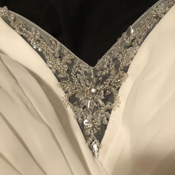 Wedding Dress - Picture 3 of 6